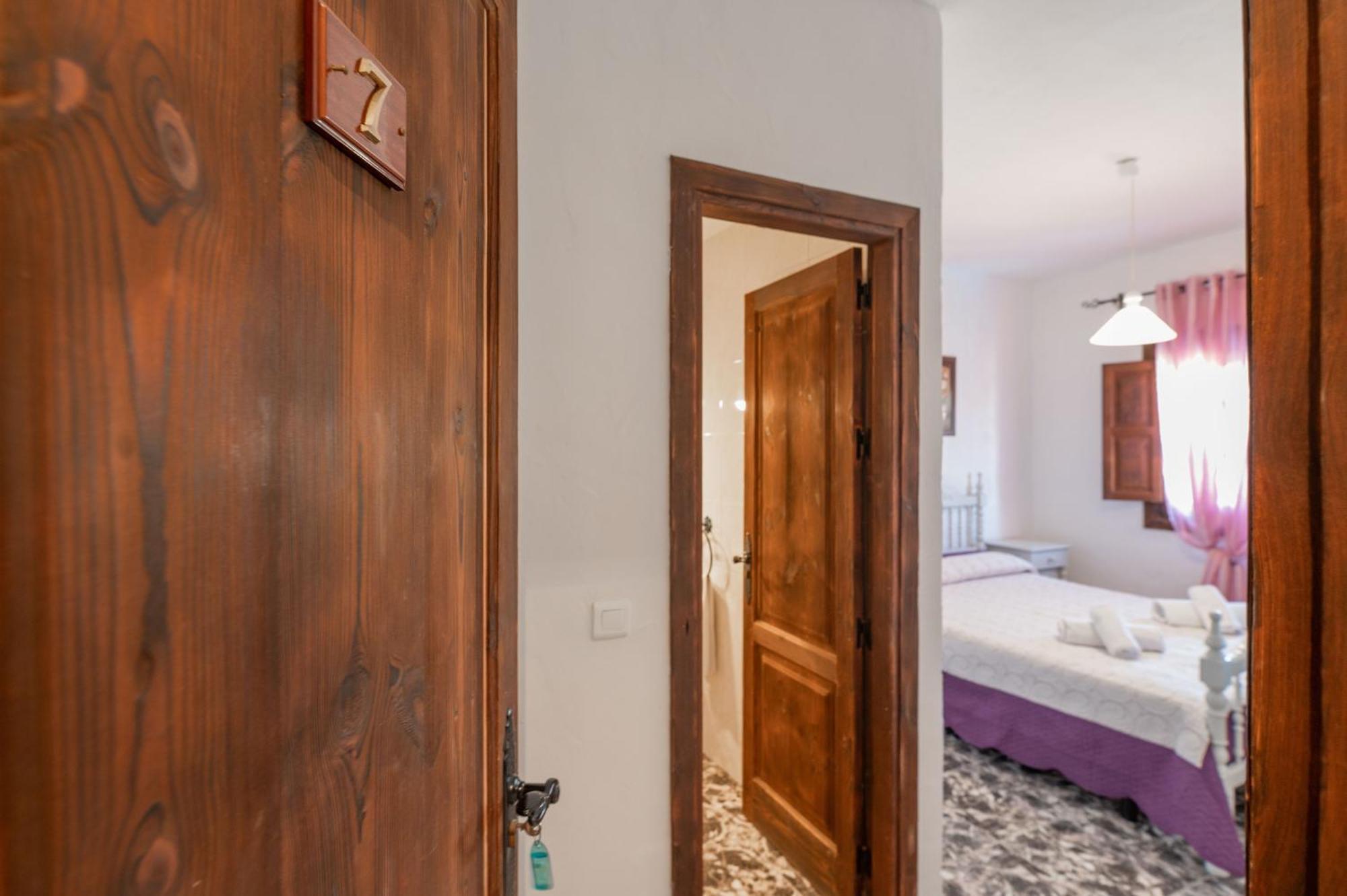 Hotel El Abuelo Guaro Esterno foto